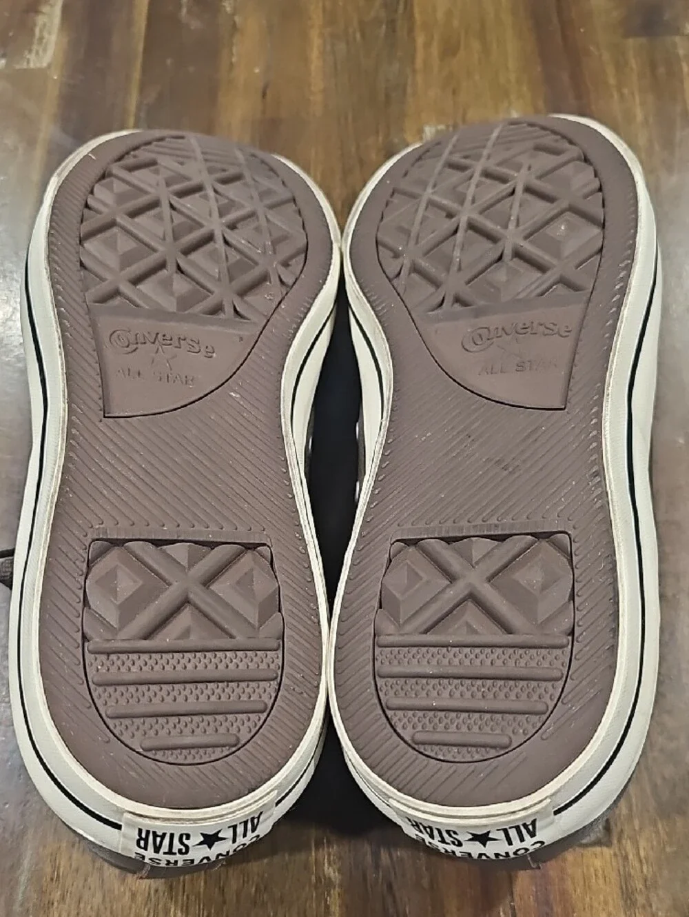 Converse Men's Leather Low-Top Sneakers - Picture 7 of 7